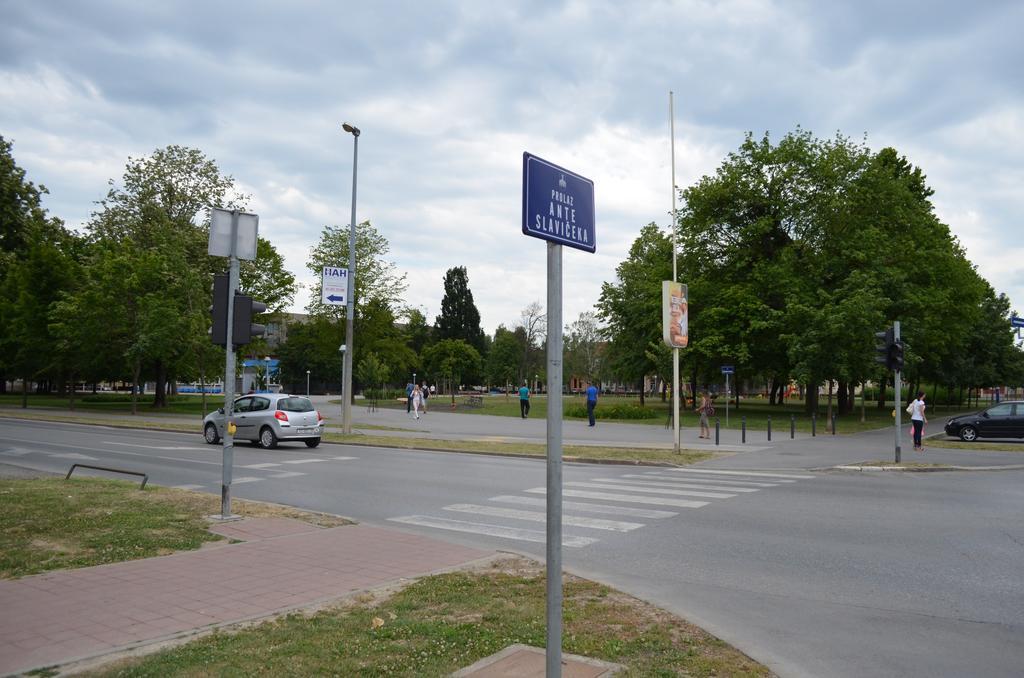 Apartment Viktor,Parking Osijek Quarto foto