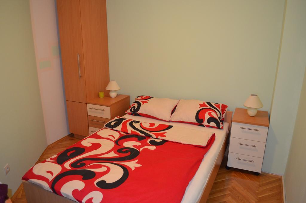 Apartment Viktor,Parking Osijek Quarto foto